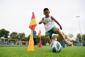 足球意大利名帅重返教练席，引全球媒体关注