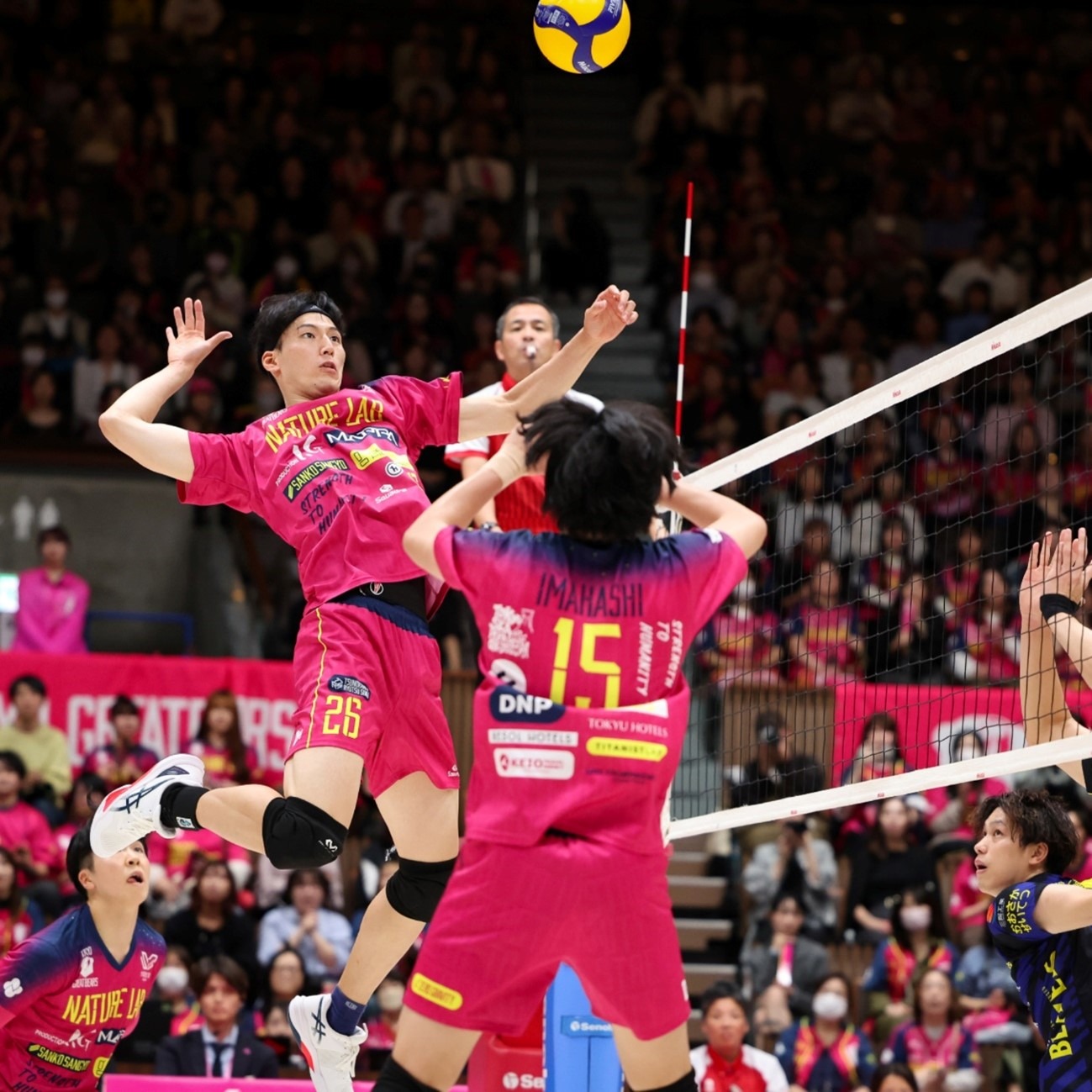 铁卫主场首球比肩C罗，曼联1-1西汉姆联，反超利物浦升英超第八