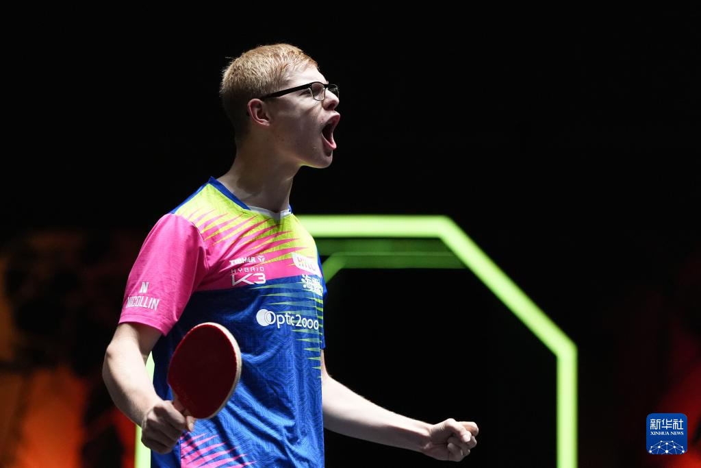 何在逆境中 何在逆境中